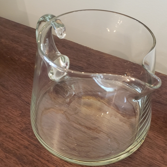 Beautiful Glass Pitcher - Picture 5 of 9